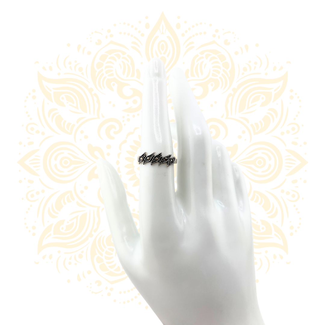 925 Sterling Silver Zigzag Band Ring with Cubic Zirconia