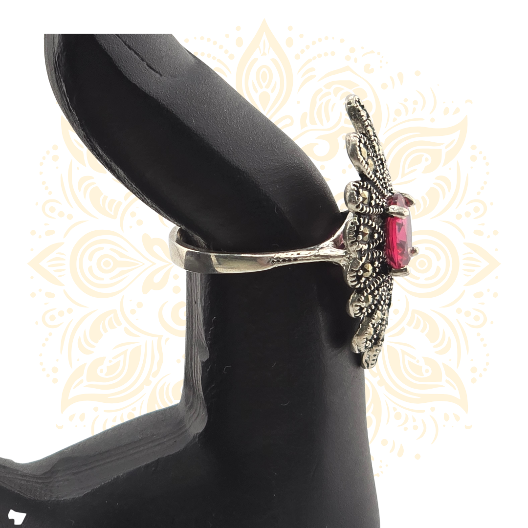 925 Sterling Silver Vintage Floral Ring with Cubic Zirconia