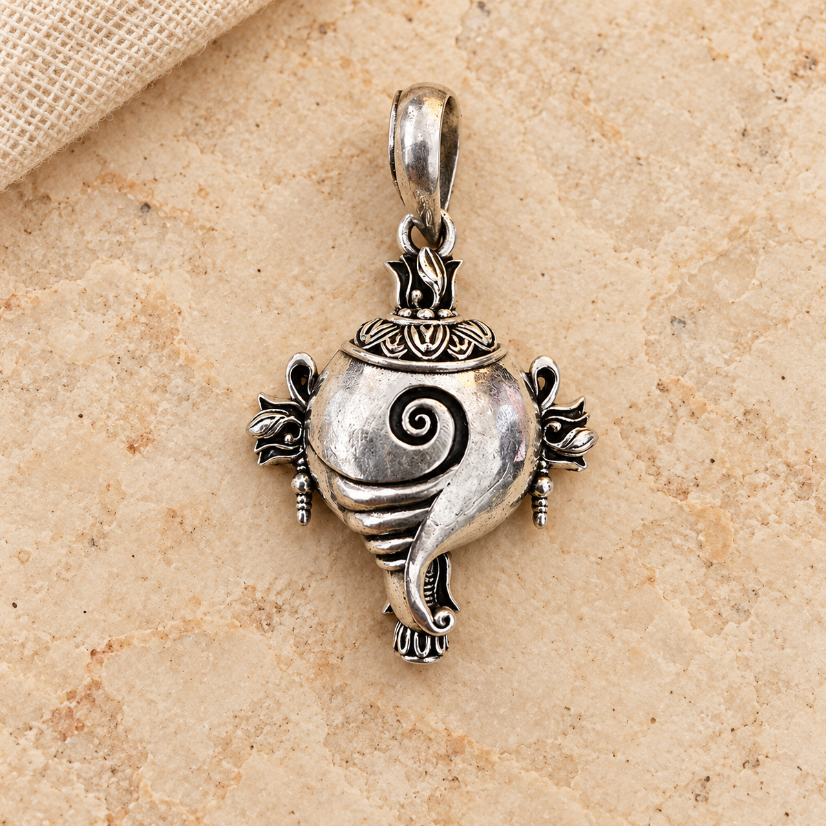 925 Sterling Silver Sacred Shankha Pendant